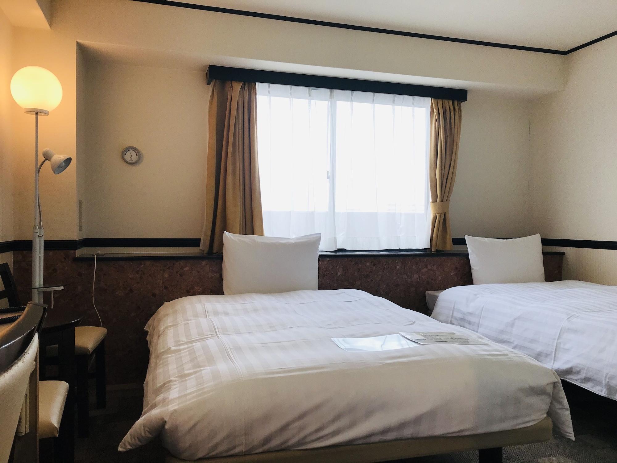Toyoko Inn Tokyo Tozai-Sen Nishi-Kasai Екстериор снимка