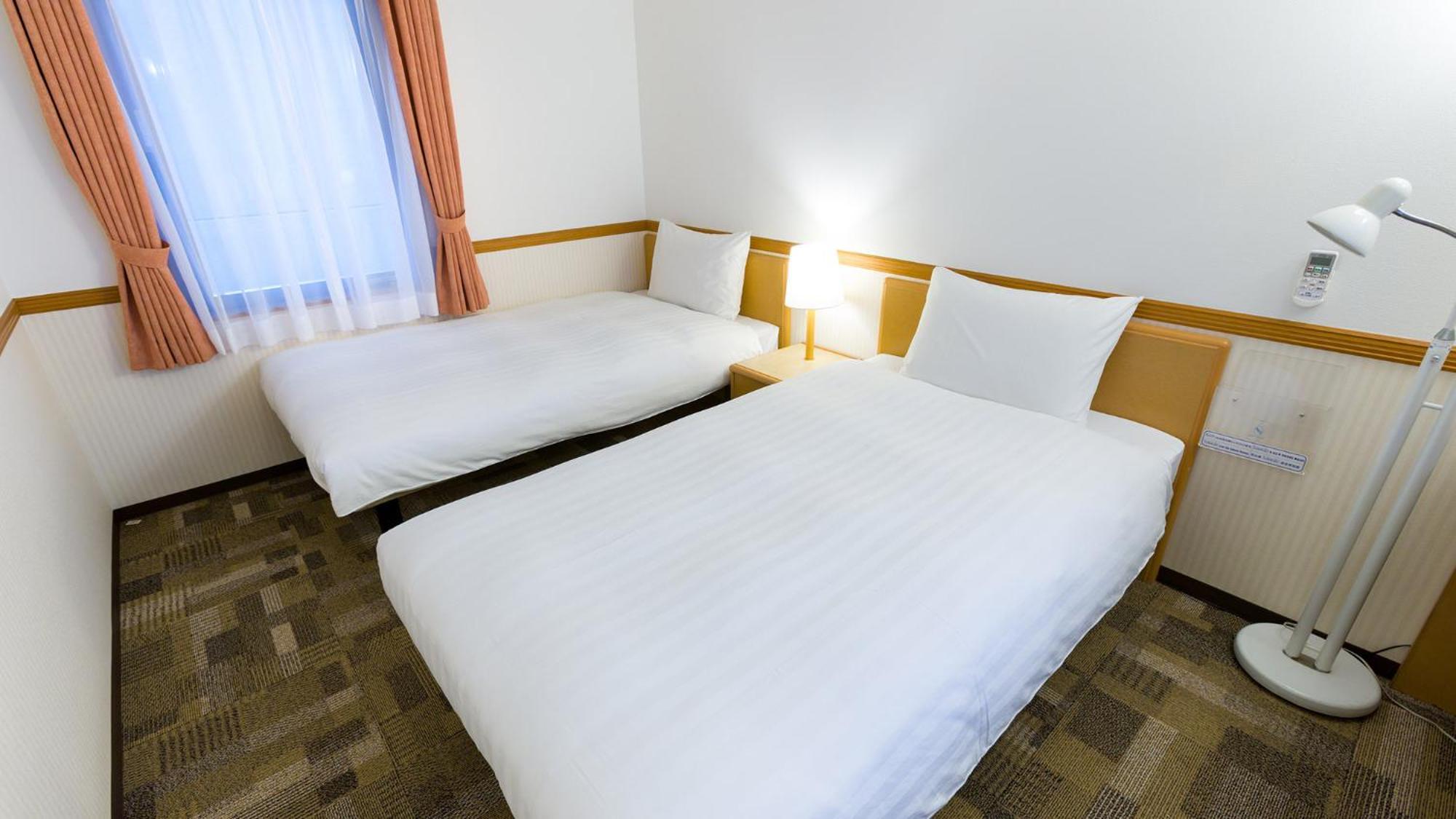Toyoko Inn Tokyo Tozai-Sen Nishi-Kasai Стая снимка